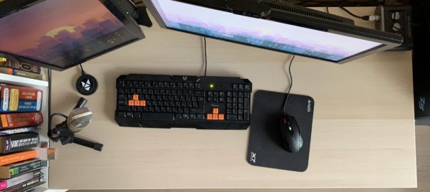 Рабочий стол из IKEA